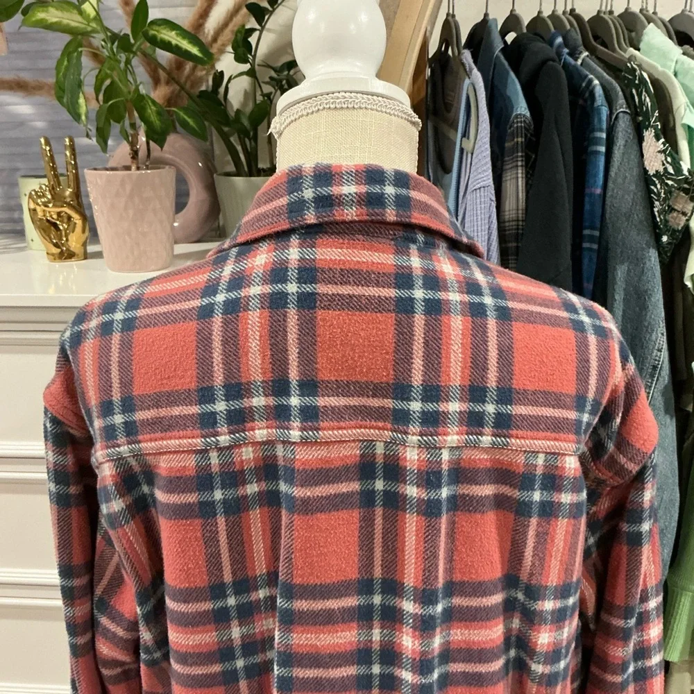 American Eagle | Pink and Blue Plaid Flannel size Medium - Picture 6 of 12